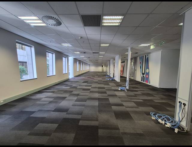 1,418M² OFFICE TO LET IN SANDTON CENTRAL